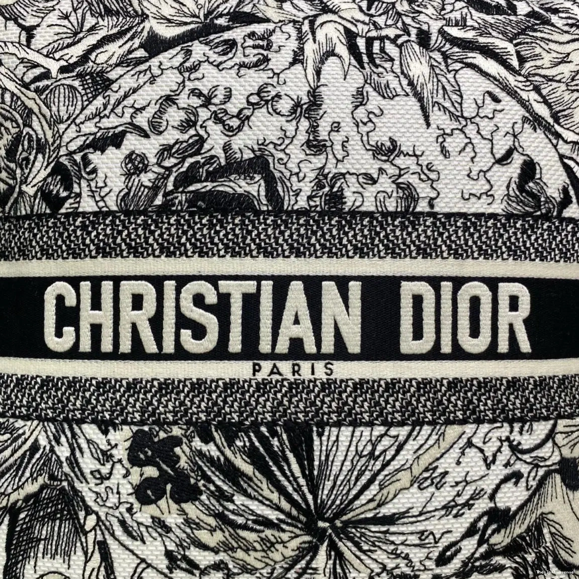 BLACK WORLD CHRISTIAN PILLOW MOTIF 0622